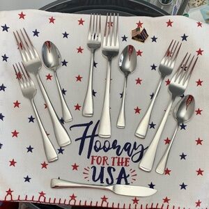 Oneida Surge Pattern - Set of 10 pieces NWOT Heavy Stainless